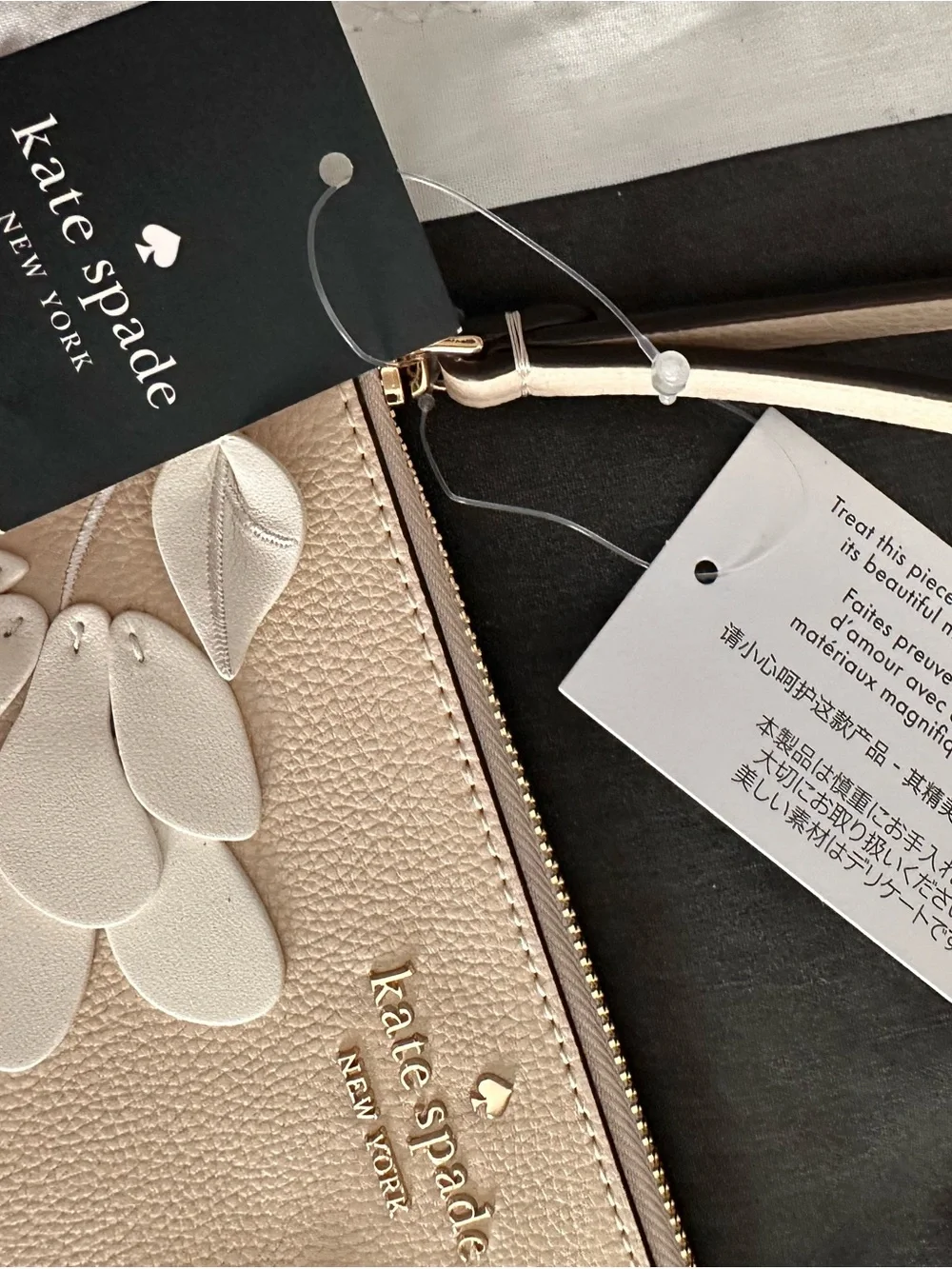 NWT kate spade beige floral appliqué wristlet clutch